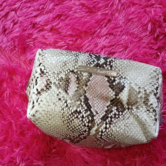 Vince Camuto Cosmetic Travel Pouch Makeup Bag Snakeskin Print Grey Zip Rectangle - Picture 1 of 4